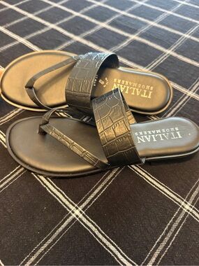 Italian Shoemakers Black Croc-Embossed Women's Slide Sandals